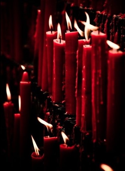 rituales con velas de color rojo